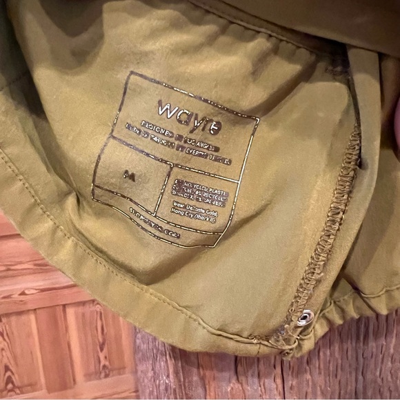 Wayre Square Neck Button Front Tank💛 - Picture 7 of 9